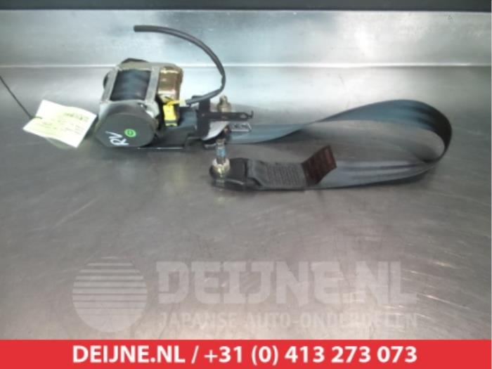 Nissan Primera Front seatbelt, right O315125