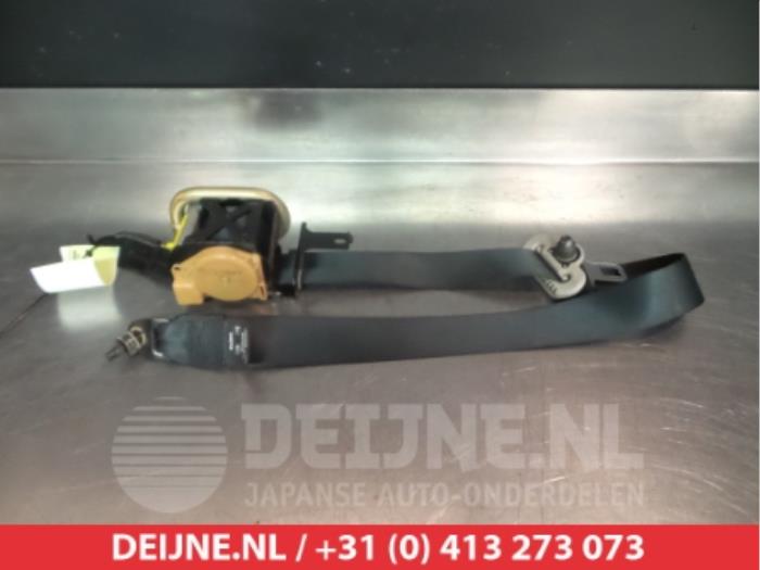 Nissan Almera Tino Front seatbelt, right O315128
