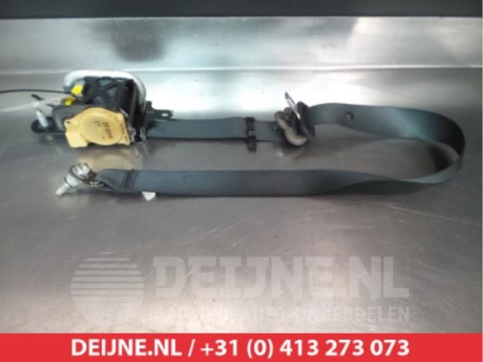 Nissan Murano Front seatbelt, right O315145