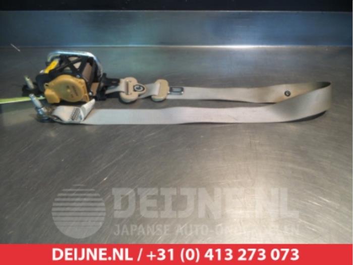 Nissan Murano Front seatbelt, right O315146