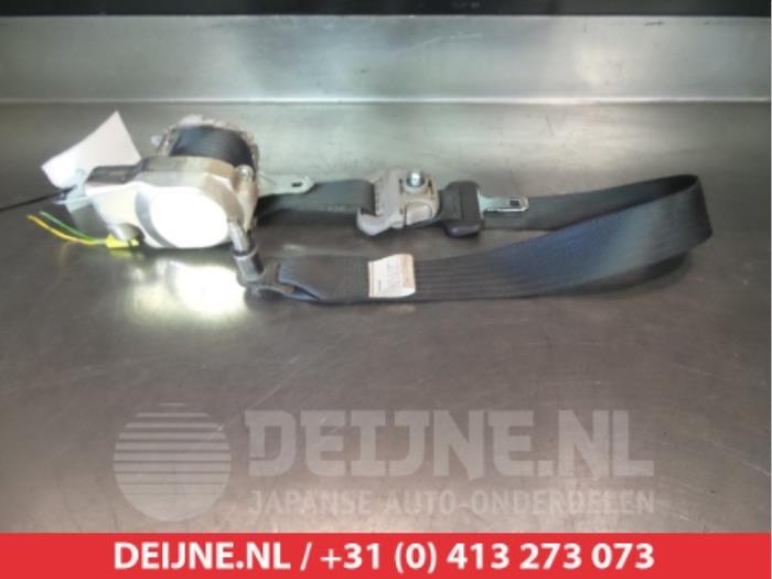Nissan Navara Veiligheidsgordel rechts-voor O315155