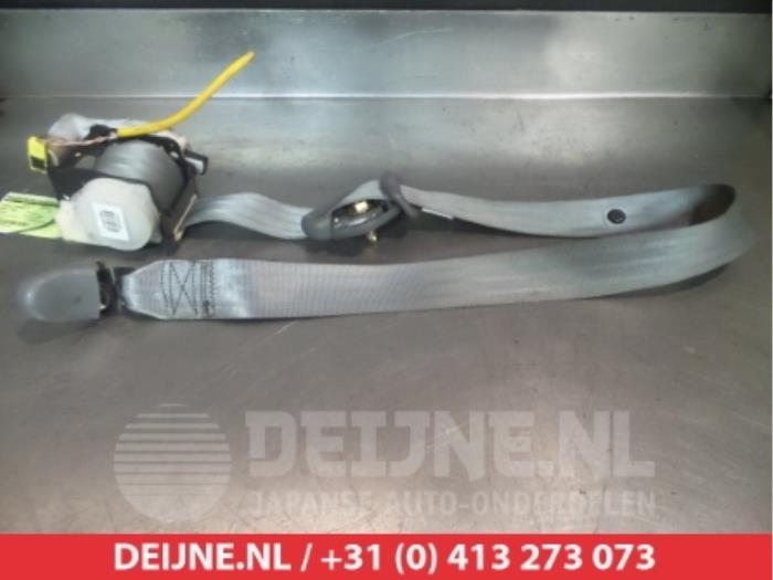 Ssang Yong Rodius Front seatbelt, right O388753