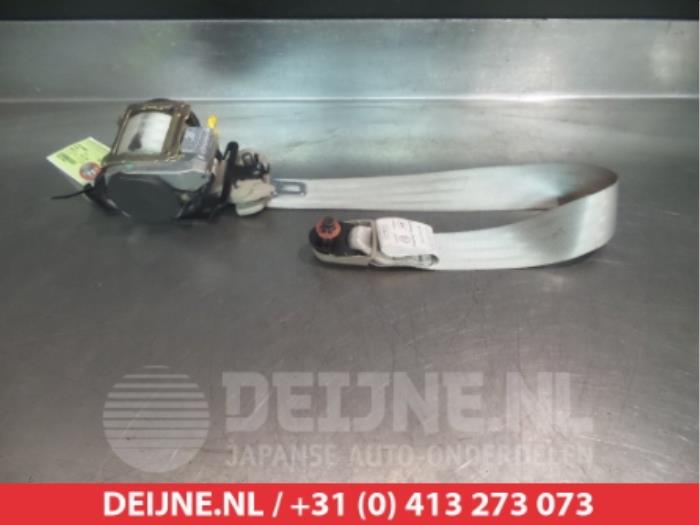Hyundai Sonata Front seatbelt, right O315086