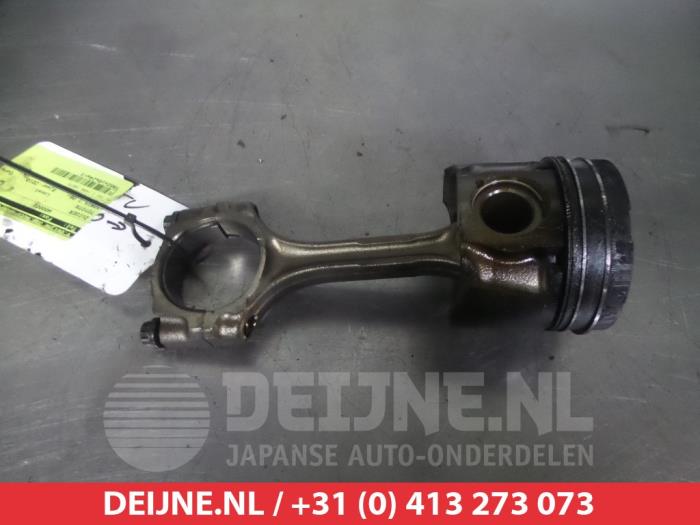 Gebruikte Zuiger Toyota Yaris II (P9) 1.4 D-4D Prijs € 50,00 Margeregeling aangeboden door V.Deijne Jap.Auto-onderdelen BV