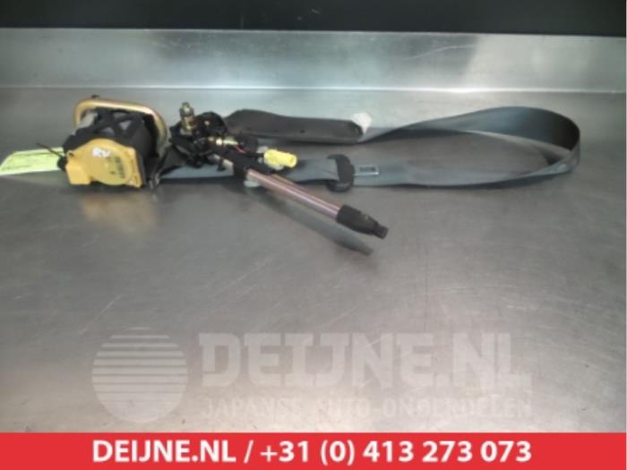 Honda Jazz Front seatbelt, right O315297