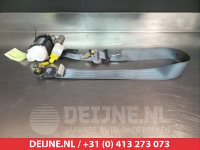 Honda HR-V Front seatbelt, right O315332