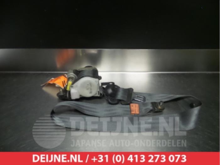 Suzuki Wagon R+ Front seatbelt, right O315392