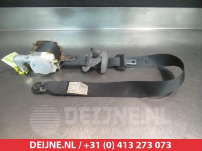 Daihatsu Cuore Sicherheitsgurt links vorne O314875