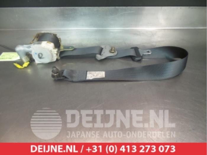 Daihatsu Cuore Sicherheitsgurt rechts vorne O315366