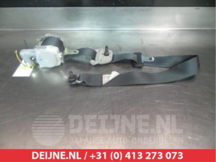 Daihatsu Cuore Sicherheitsgurt rechts vorne O315369