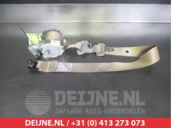 Daihatsu Cuore Sicherheitsgurt rechts vorne O315370
