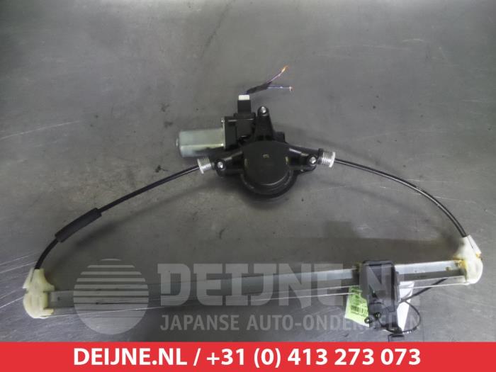 Mazda 3 Ruitmechaniek 4Deurs rechts-achter O291007