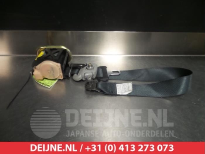 Mitsubishi Lancer Front seatbelt, right O315259