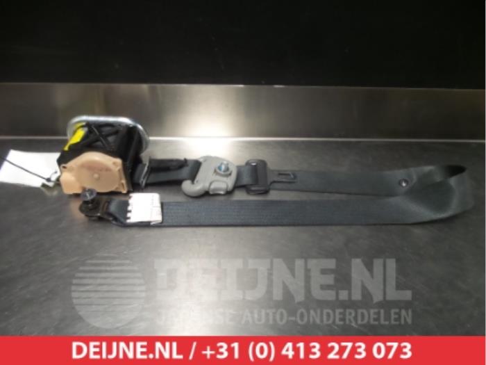 Mitsubishi Outlander Front seatbelt, right O315279
