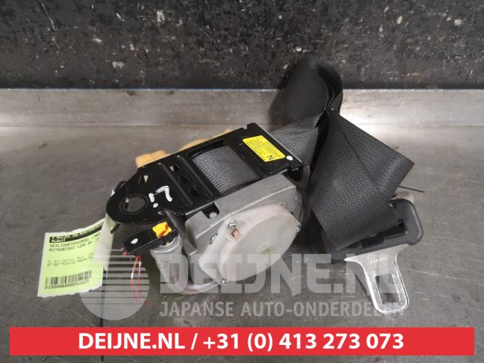 Mitsubishi L200 Sicherheitsgurt links vorne O314825