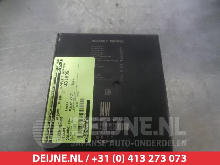 Nissan Qashqai Zekeringkast O350276