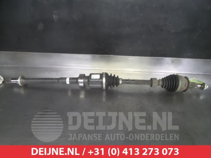 Mazda CX-3 Aandrijfas rechts-voor O319021