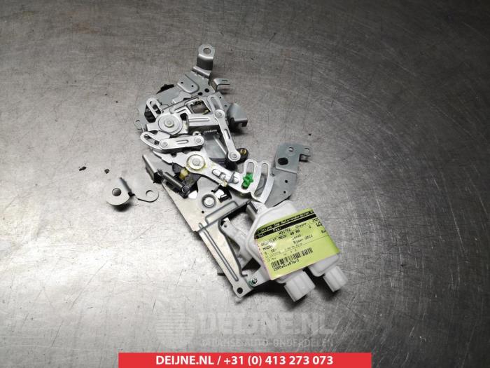 Mazda 5 Deurslot Mechaniek 4Deurs rechts-achter O281355