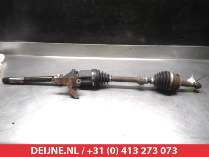 Gebruikte Aandrijfas rechts-voor Toyota RAV4 (A3) 2.2 D-4D 16V 4x4 Prijs € 75,00 Margeregeling aangeboden door V.Deijne Jap.Auto-onderdelen BV