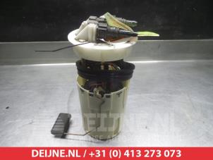 Gebruikte Tank element Pomp Nissan Almera Tino (V10M) 2.0 16V CVT Prijs € 50,00 Margeregeling aangeboden door V.Deijne Jap.Auto-onderdelen BV