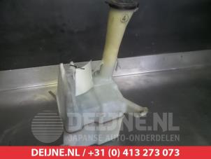 Toyota Corolla Verso Ruitensproeiertank voor O340855 foto 3