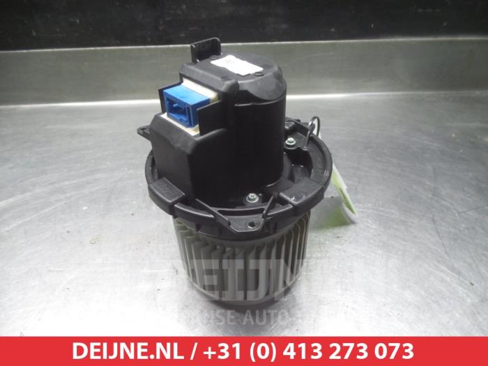 Nissan Micra Kachel Ventilatiemotor O367007