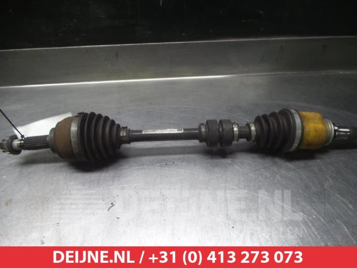 Nissan Micra Aandrijfas links-voor O317745