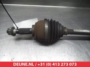 Nissan Micra Aandrijfas links-voor O317745 foto 3