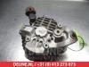 Dynamo van een Nissan Almera Tino (V10M) 2.0 16V CVT 2003