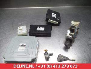 Subaru Legacy Ignition lock + key O335214 photo 2
