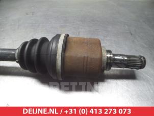 Nissan Almera Tino Antriebswelle links vorne O317815 foto 2