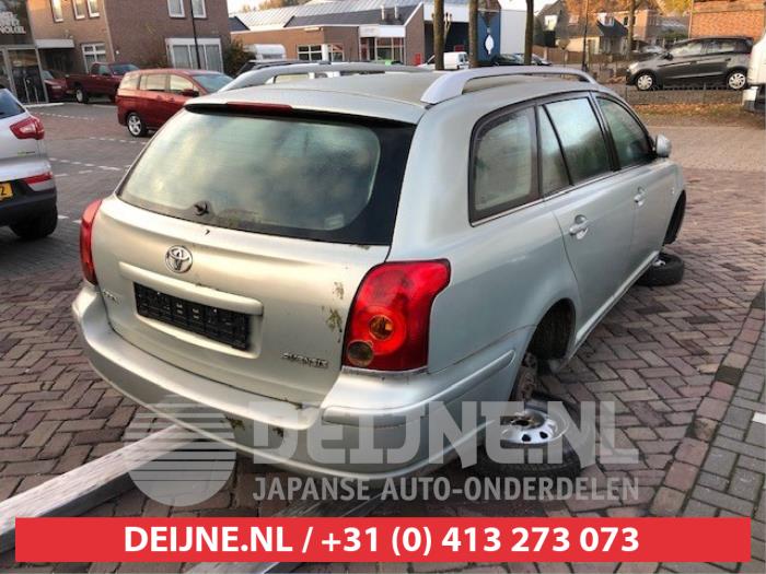 Toyota Avensis Tür 4-türig rechts hinten O286766