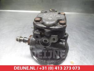 Mazda Demio Power steering pump O330849 photo 2