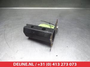 Mazda MX-5 Stoßstangenstütze links vorne O264963 foto 2