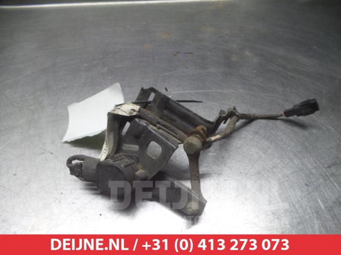 Mazda MX-5 Xenon height adjustment O266817