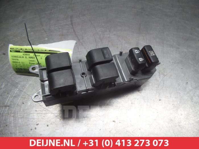 Toyota Verso-S Multi-functional window switch O312549