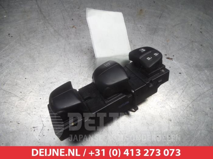 Nissan Qashqai Combischakelaar ramen O311704