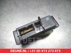 Nissan Qashqai Multi-functional window switch O311704 photo 2