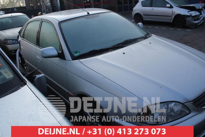 Toyota Avensis Tür 4-türig rechts vorne O273726