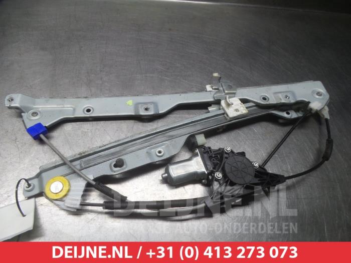 Nissan X-Trail Ruitmechaniek 4Deurs rechts-voor O276623
