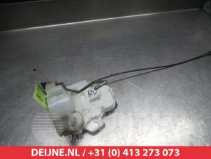 Subaru Forester Front door lock mechanism 4-door, right O280847 photo 2