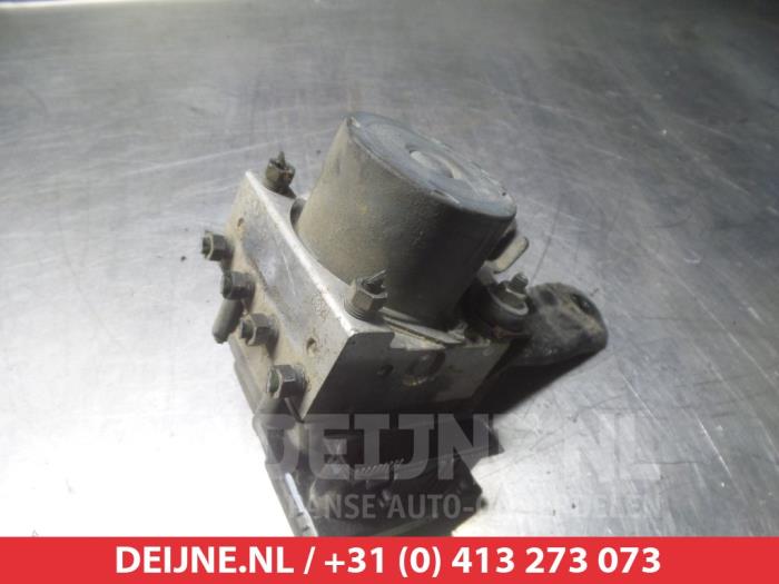 ABS Pomp Toyota Aygo (B10), 2005 / 2014 1.0 12V VVT-i, Hatchback, Benzine, 998cc, 50kW (68pk), FWD, 1KRFE, 2005-07 / 2014-05, KGB10 (Gebruikt)