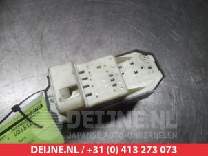 Toyota Yaris Multi-functional window switch O312435 photo 2