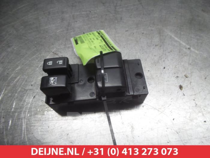 Nissan Micra Combischakelaar ramen O311718