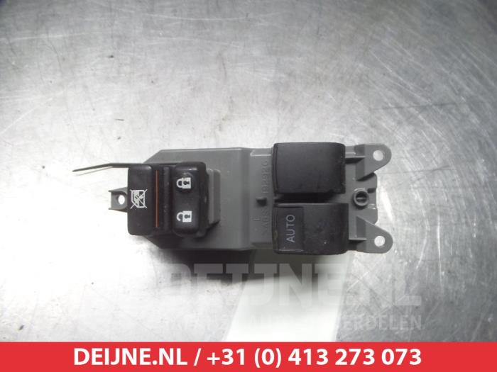 Toyota Yaris Multi-functional window switch O312529