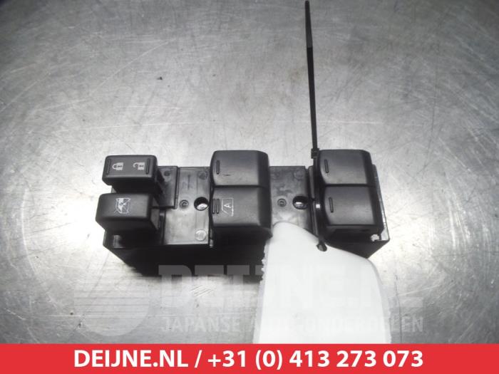 Nissan Note Combischakelaar ramen O311604
