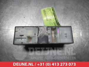 Nissan Note Multi-functional window switch O311604 photo 2