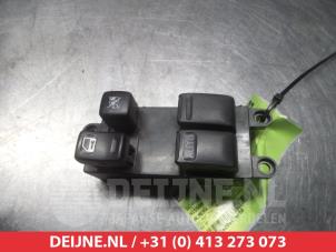 Gebruikte Schakelblok ruiten Nissan Almera (N16) 1.5 16V Prijs € 20,00 Margeregeling aangeboden door V.Deijne Jap.Auto-onderdelen BV