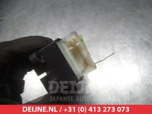 Nissan Almera Kombischalter Fenster O311624 foto 2