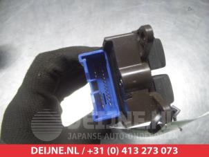 Toyota Prius Multi-functional window switch O312369 photo 3